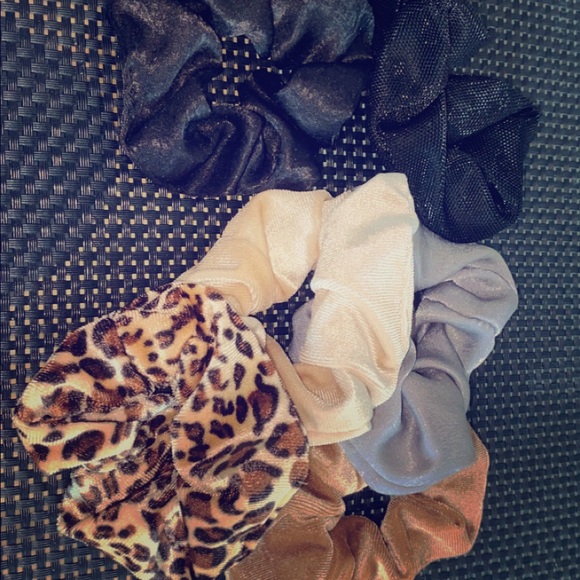 Free People Other - 6 Pack of Assorted Scrunchies